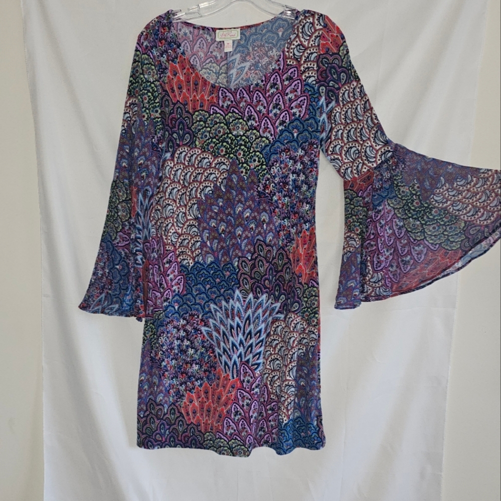 Ivy Road bell bottom sleeved dress - size M